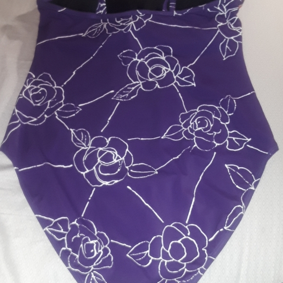 Your best look swim suit 14 - Picture 2 of 6